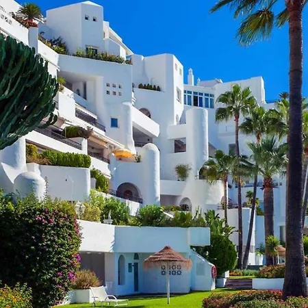 Castillo San Carlos Luxury Seafront Торремолинос